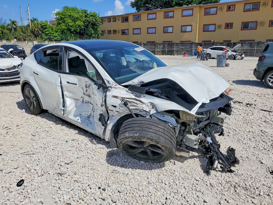 58969646 :رقم المزاد ، 7SAYGDEE5TA414097 vin ، 2026 Tesla Model Y مزاد بيع