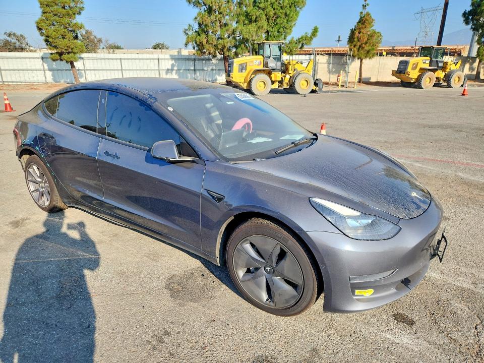 57434806 :رقم المزاد ، 5YJ3E1EB0NF275701 vin ، 2022 Tesla Model 3 مزاد بيع