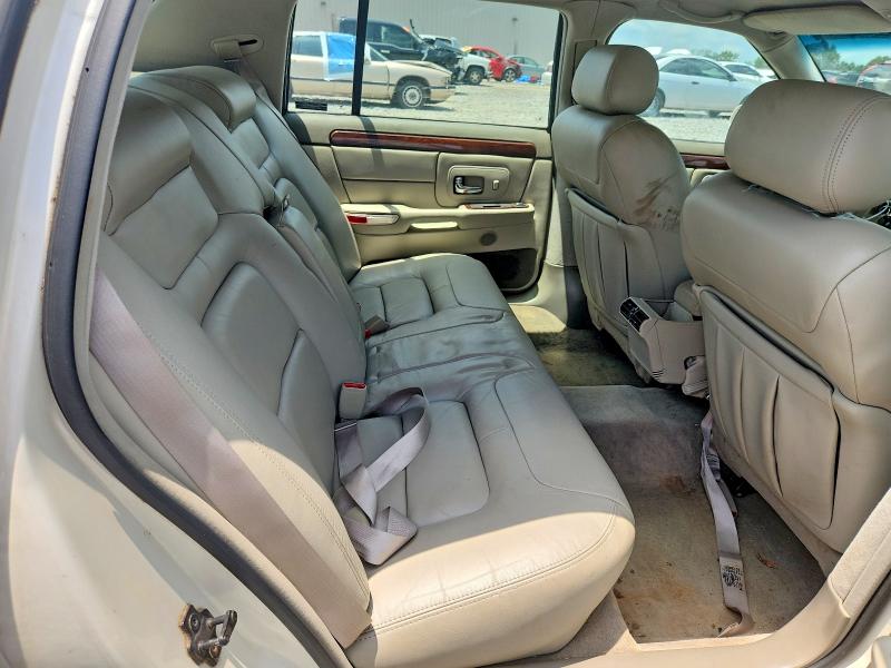 59327616 :رقم المزاد ، 1G6KD54Y3XU800260 vin ، 1999 Cadillac Deville مزاد بيع