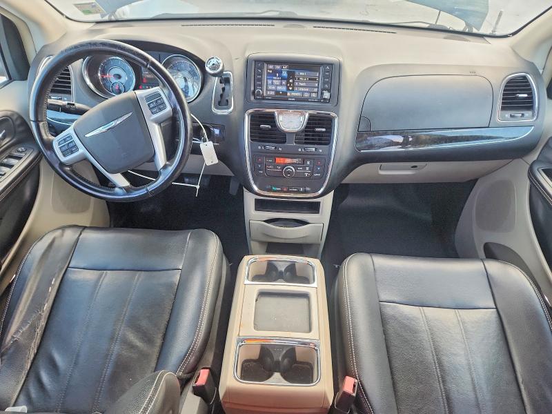 56626506 :رقم المزاد ، 2C4RC1BG8ER124545 vin ، 2014 Chrysler Town & Country مزاد بيع