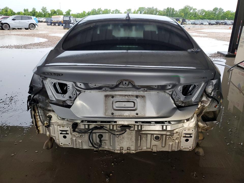 55148846 :رقم المزاد ، 1HGCV1F56JA121801 vin ، 2018 Honda Accord مزاد بيع