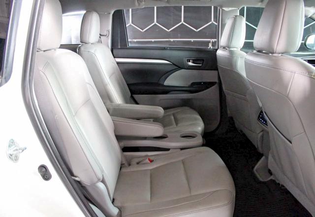 Продажа на аукционе авто 2018 Toyota Highlander, vin: 5TDJZRFH4JS883515, номер лота: 56362356
