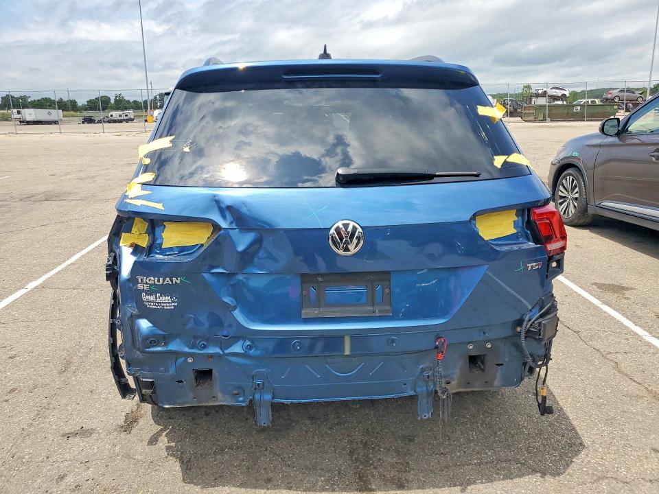 58072746 :رقم المزاد ، 3VV3B7AX7JM000959 vin ، 2018 Volkswagen Tiguan مزاد بيع