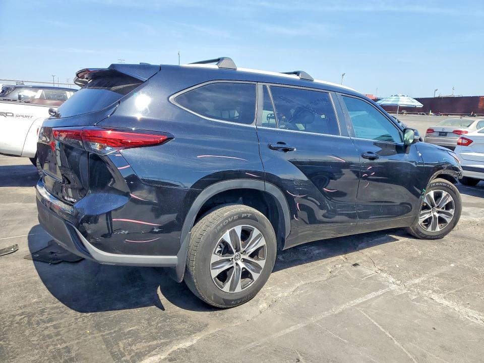 55914636 :رقم المزاد ، 5TDKDRBH9PS509273 vin ، 2023 Toyota Highlander مزاد بيع