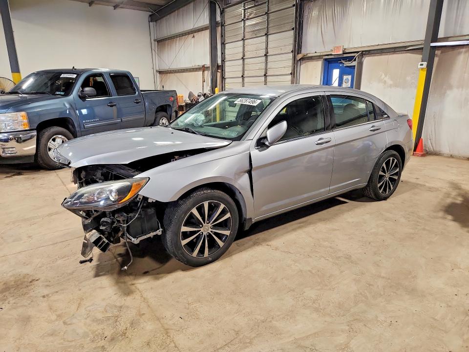 Продаж на аукціоні авто 2013 Chrysler 200, vin: 1C3CCBBB4DN579778, номер лоту: 56287496