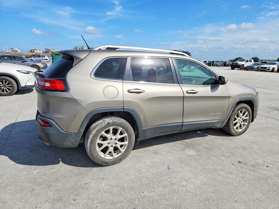 56148456 :رقم المزاد ، 1C4PJLCS3HW602930 vin ، 2017 Jeep Cherokee مزاد بيع