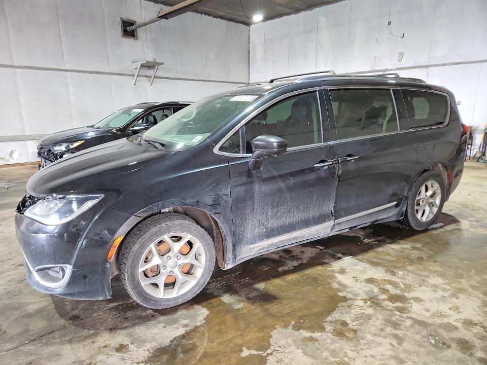 Продаж на аукціоні авто 2017 Chrysler Pacifica, vin: 2C4RC1EG6HR551058, номер лоту: 56101216