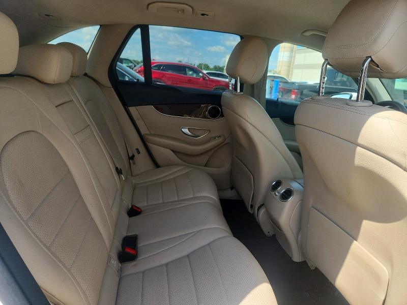 55742826 :رقم المزاد ، WDC0G8DB1LF736687 vin ، 2020 Mercedes-benz Glc مزاد بيع