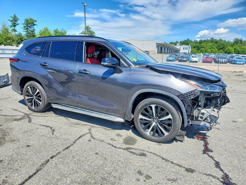 Продаж на аукціоні авто 2022 Toyota Highlander, vin: 5TDJZRBH8NS168250, номер лоту: 57859166