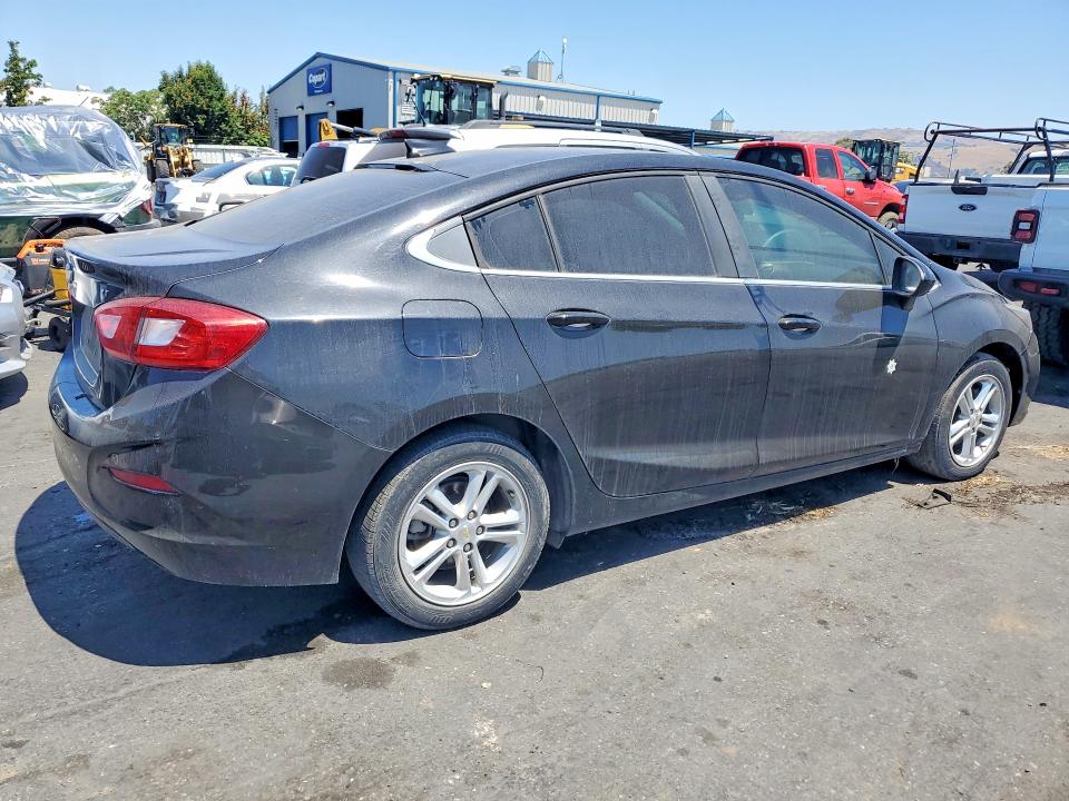 Продажа на аукционе авто 2018 Chevrolet Cruze, vin: 1G1BE5SM2J7243608, номер лота: 57078406