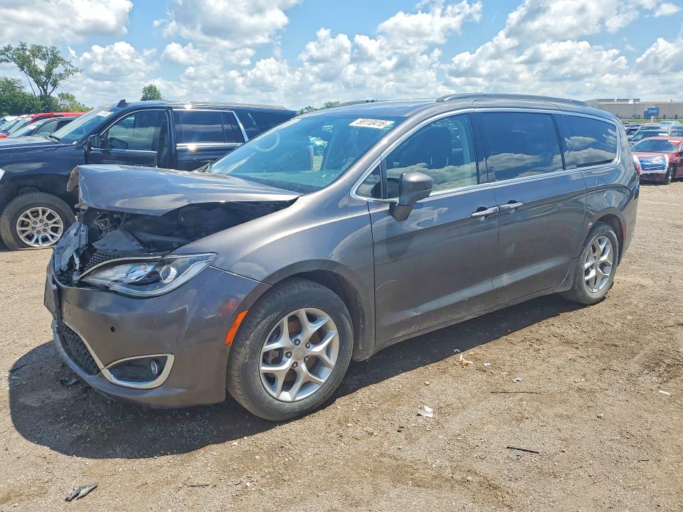 Продажа на аукционе авто 2019 Chrysler Pacifica, vin: 2C4RC1FGXKR561825, номер лота: 58110416