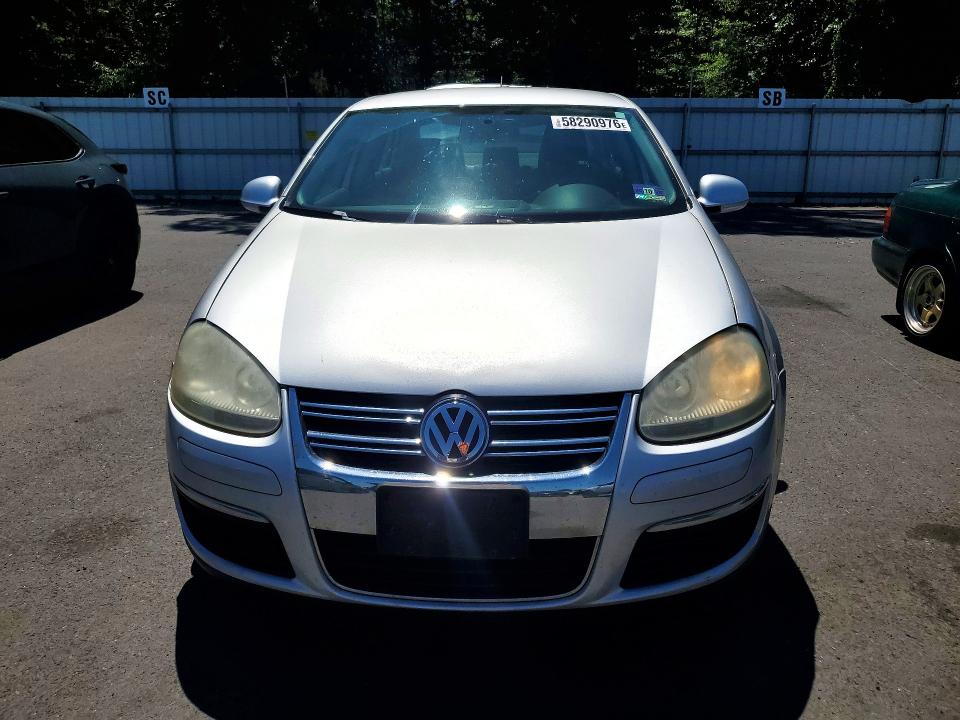 58290976 :رقم المزاد ، 3VWJZ7AJ2AM008672 vin ، 2010 Volkswagen Jetta مزاد بيع