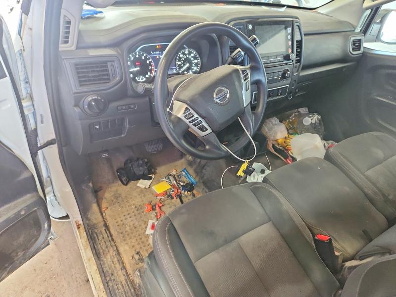 56785506 :رقم المزاد ، 1N6AA1CC3NN107063 vin ، 2022 Nissan Titan مزاد بيع