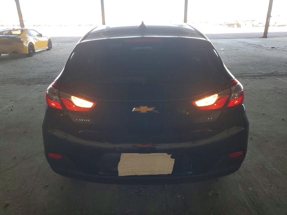 2017 Chevrolet Cruze მანქანა იყიდება აუქციონზე, vin: 3G1BE6SM2HS595685, აუქციონის ნომერი: 57542556