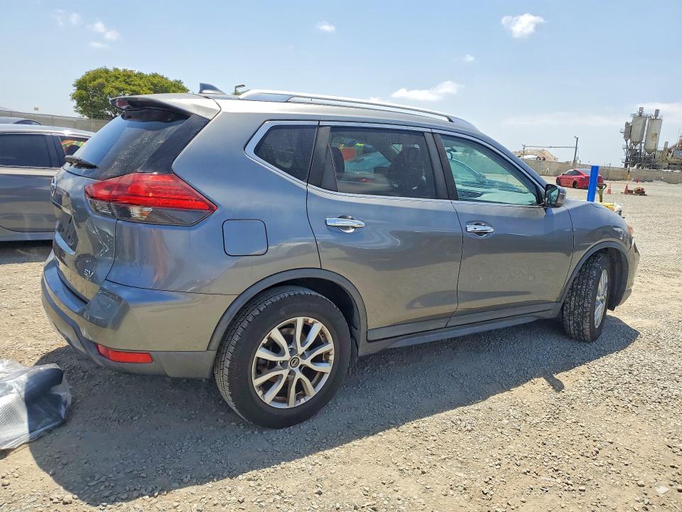 59537936 :رقم المزاد ، KNMAT2MT4HP522886 vin ، 2017 Nissan Rogue مزاد بيع