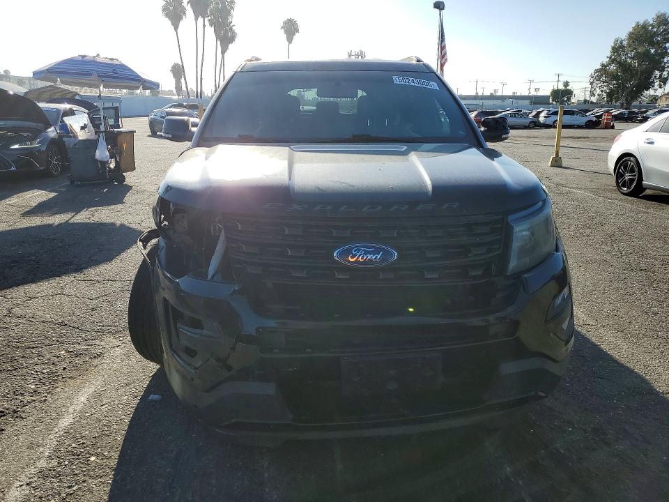 56243006 :رقم المزاد ، 1FM5K8GT4HGC55697 vin ، 2017 Ford Explorer مزاد بيع