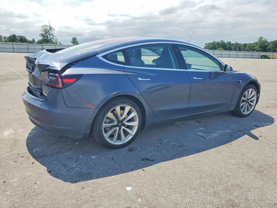 Продажа на аукционе авто 2018 Tesla Model 3, vin: 5YJ3E1EA9JF032051, номер лота: 55448486