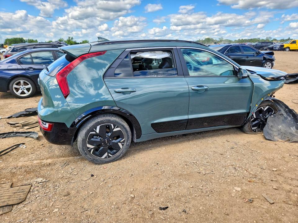 57556256 :رقم المزاد ، KNDCT3L10P5076096 vin ، 2023 Kia Niro Ev مزاد بيع