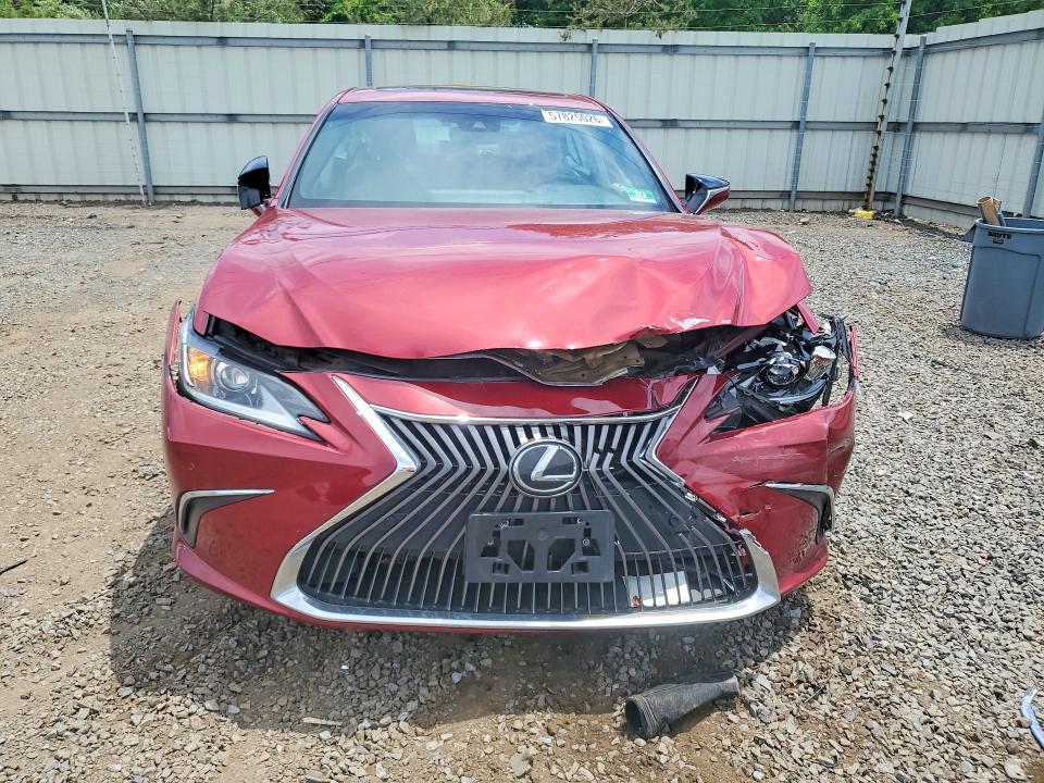 Продажа на аукционе авто 2019 Lexus Es, vin: 58ABZ1B18KU015727, номер лота: 57825026