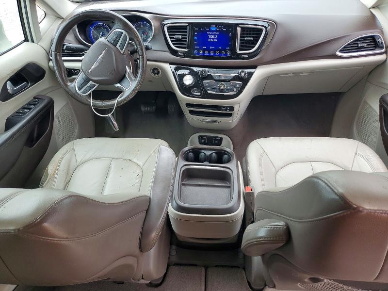 57682486 :رقم المزاد ، 2C4RC1BGXHR613792 vin ، 2017 Chrysler Pacifica مزاد بيع