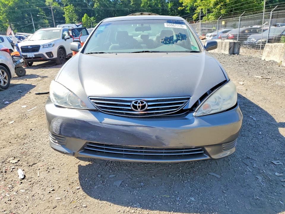 55967776 :رقم المزاد ، 4T1BE30KX5U964145 vin ، 2005 Toyota Camry مزاد بيع