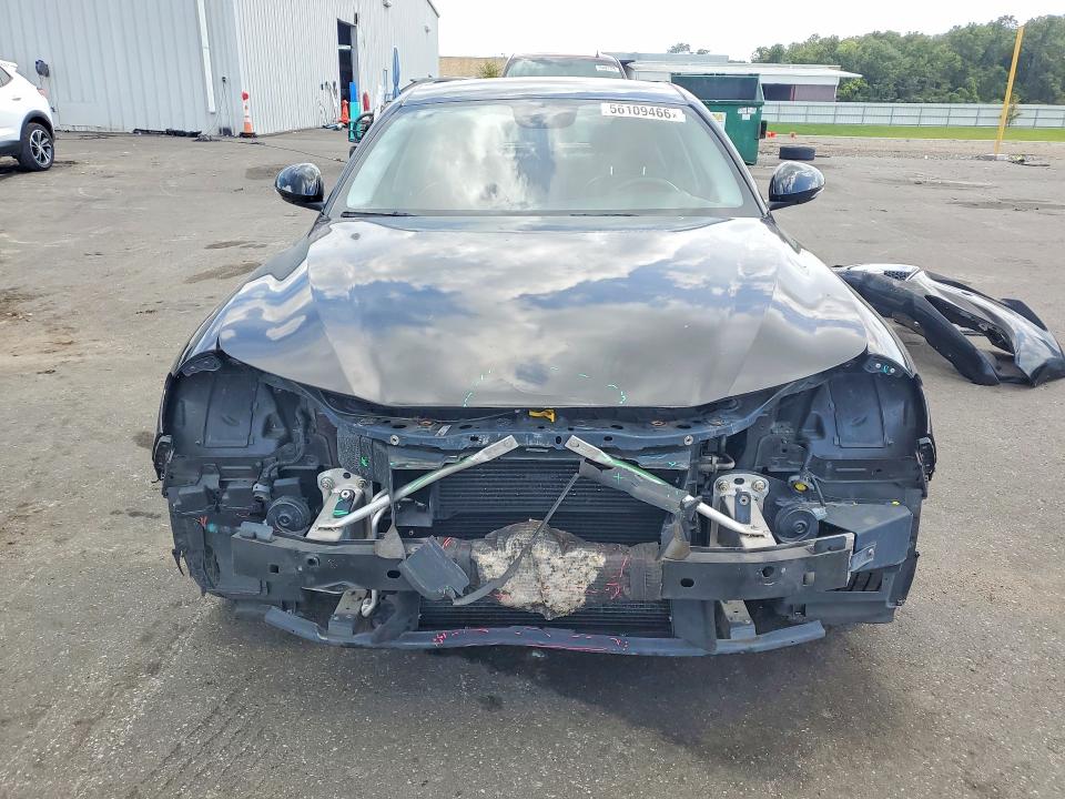 56109466 :رقم المزاد ، ZARFAEBN1H7556128 vin ، 2017 Alfa Romeo Giulia مزاد بيع