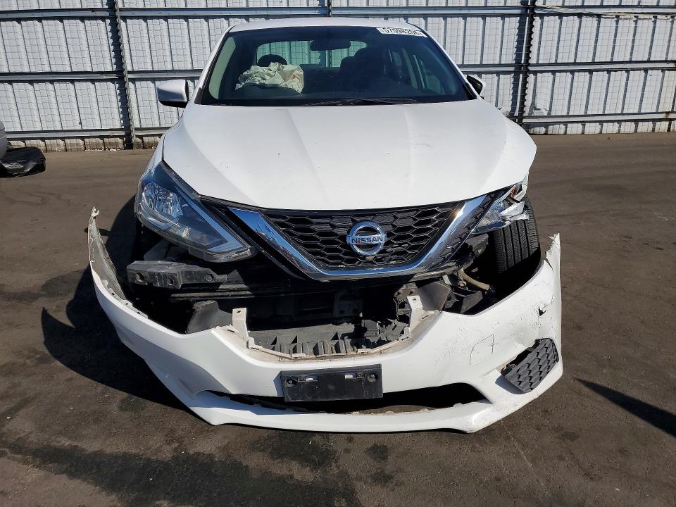 2018 Nissan Sentra მანქანა იყიდება აუქციონზე, vin: 3N1AB7APXJY216998, აუქციონის ნომერი: 57598206