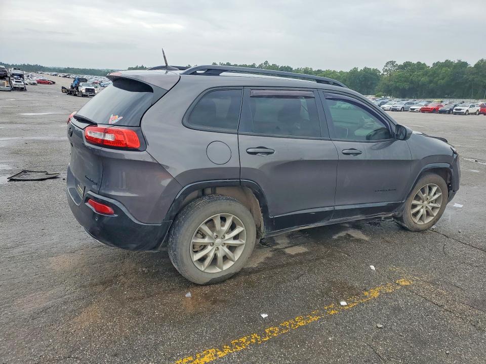 57725676 :رقم المزاد ، 1C4PJMCX9JD588678 vin ، 2018 Jeep Cherokee مزاد بيع