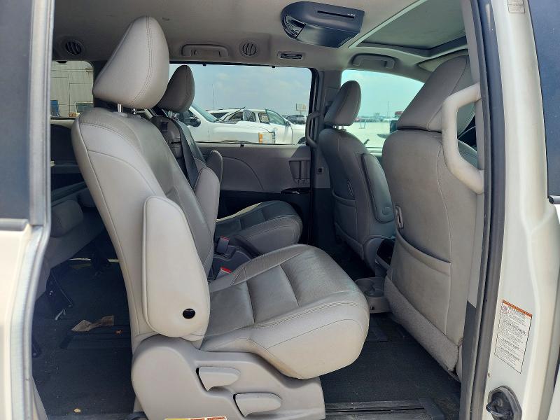 Продажа на аукционе авто 2017 Toyota Sienna, vin: 5TDYZ3DC1HS878768, номер лота: 58270546
