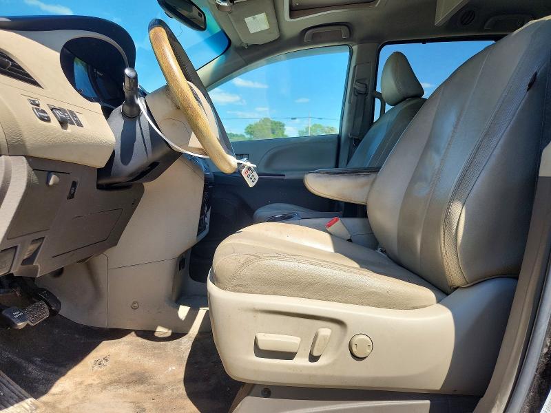 56228666 :رقم المزاد ، 5TDDK3DC5CS042019 vin ، 2012 Toyota Sienna مزاد بيع