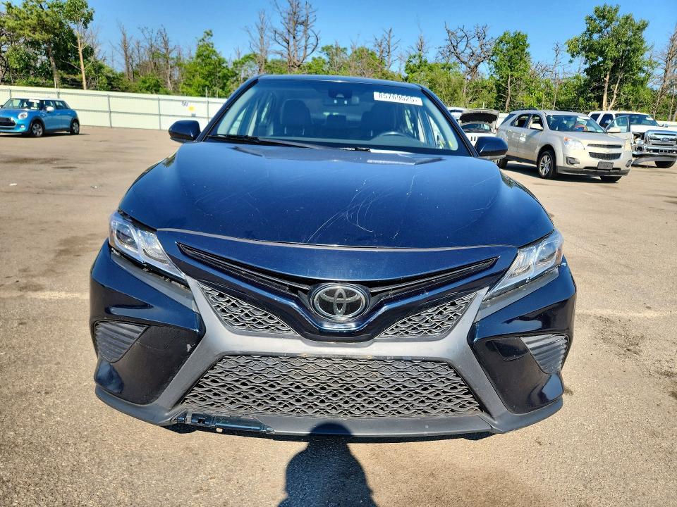 85769525 :رقم المزاد ، JTNB11HK8J3034023 vin ، 2018 Toyota Camry مزاد بيع