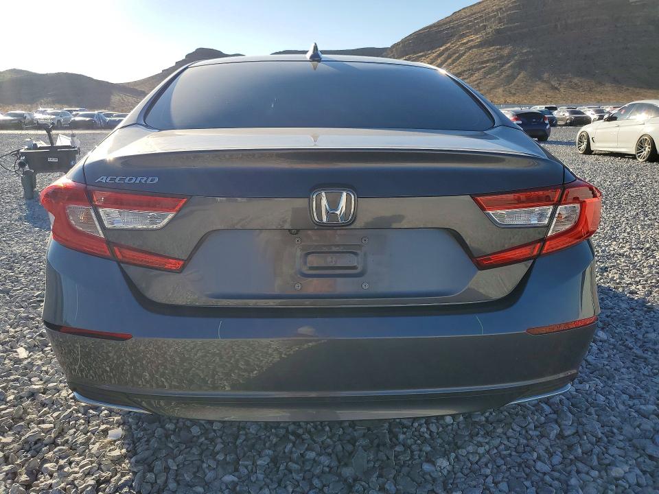57531726 :رقم المزاد ، 1HGCV1F11JA253250 vin ، 2018 Honda Accord مزاد بيع