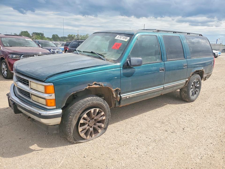 57921696 :رقم المزاد ، 3GNFK16R6WG102673 vin ، 1998 Chevrolet Suburban مزاد بيع