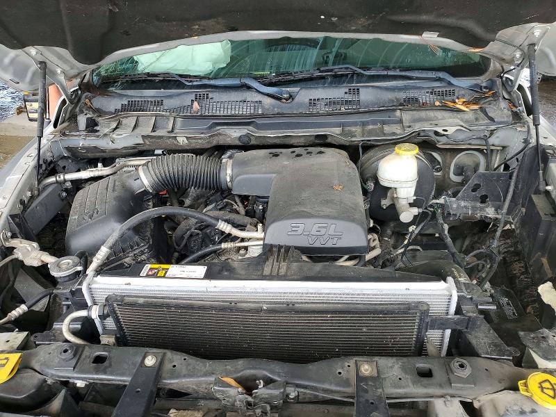 55157316 :رقم المزاد ، 1C6RR7KG4JS314215 vin ، 2018 Ram 1500 مزاد بيع