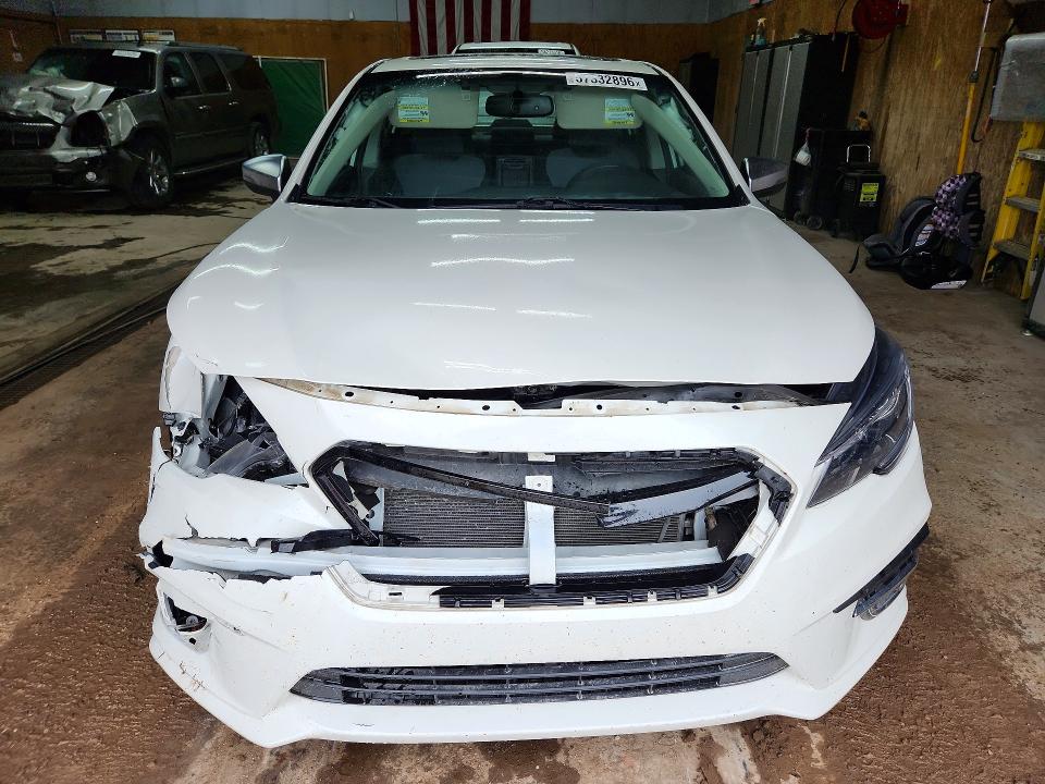 57332896 :رقم المزاد ، 4S3BNAR61J3029904 vin ، 2018 Subaru Legacy مزاد بيع