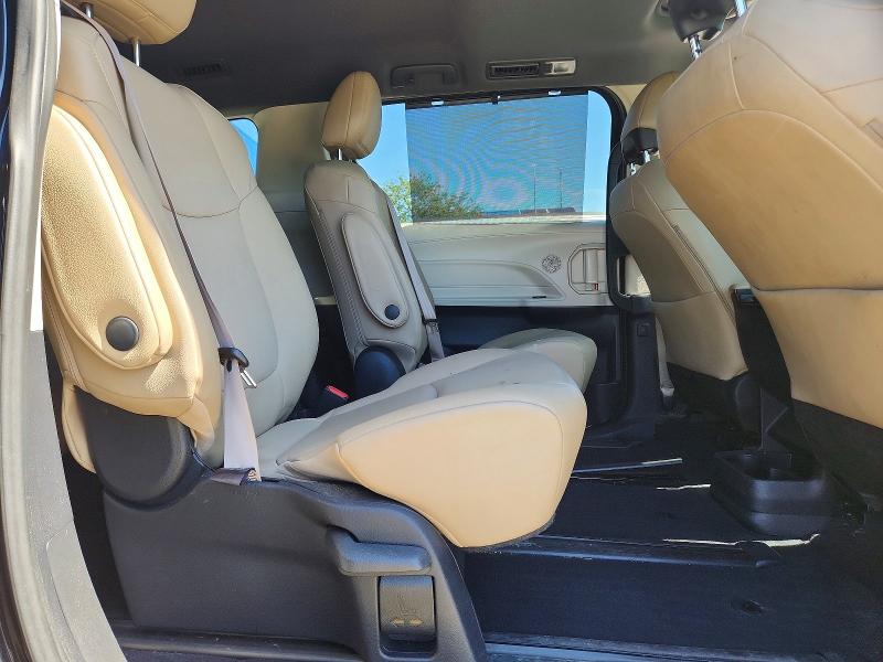 56517766 :رقم المزاد ، 5TDJRKEC6MS025660 vin ، 2021 Toyota Sienna مزاد بيع