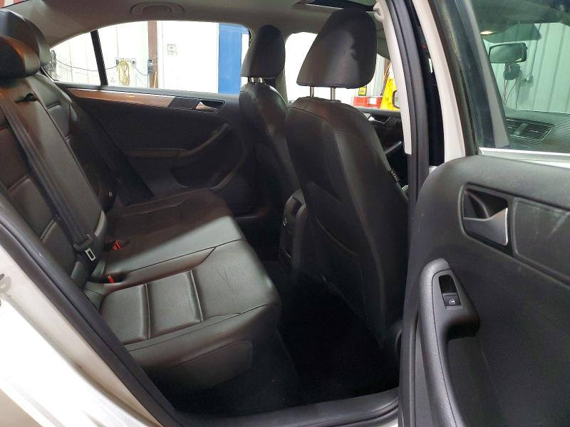 55693106 :رقم المزاد ، 3VWB67AJXJM226520 vin ، 2018 Volkswagen Jetta مزاد بيع