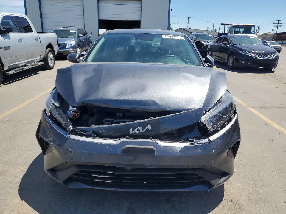 2022 Kia Forte მანქანა იყიდება აუქციონზე, vin: 3KPF24ADXNE471911, აუქციონის ნომერი: 57083306