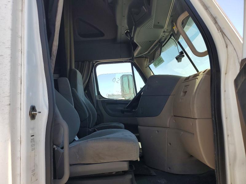 Продаж на аукціоні авто 2018 Freightliner Cascadia 125, vin: 1FUJGLDR5JLJC9625, номер лоту: 56982216