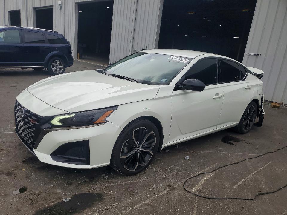 57504206 :رقم المزاد ، 1N4BL4CV6PN332316 vin ، 2023 Nissan Altima مزاد بيع