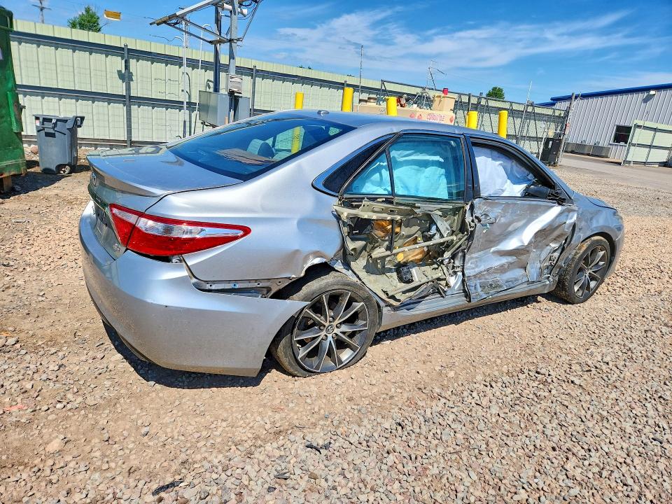 57034786 :رقم المزاد ، 4T1BK1FK5HU580282 vin ، 2017 Toyota Camry مزاد بيع