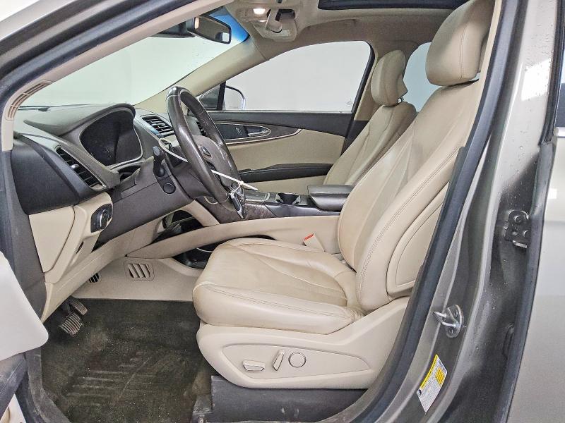 57042946 :رقم المزاد ، 2LMPJ6LR1HBL51311 vin ، 2017 Lincoln Mkx مزاد بيع