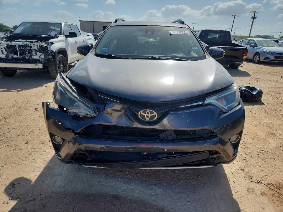 58220506 :رقم المزاد ، JTMWFREV0JJ162112 vin ، 2018 Toyota Rav4 مزاد بيع