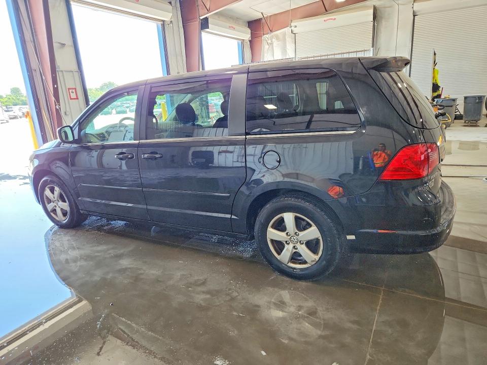 55565216 :رقم المزاد ، 2V8HW34159R544894 vin ، 2009 Volkswagen Routan مزاد بيع