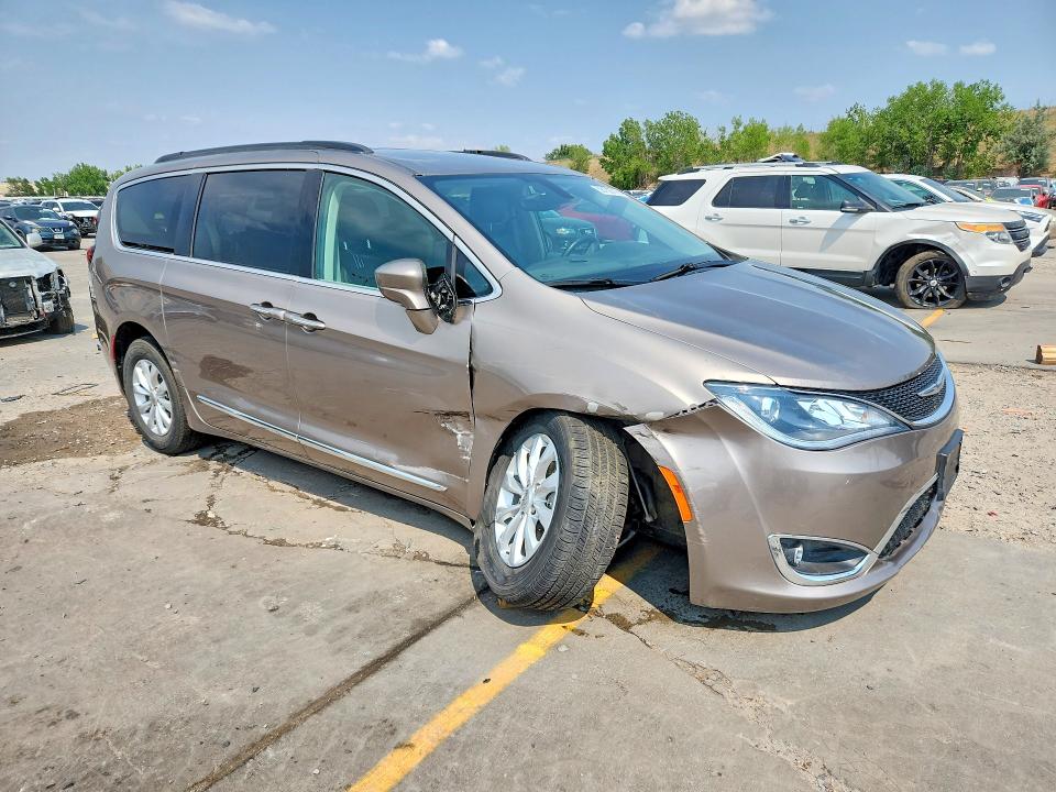 58132716 :رقم المزاد ، 2C4RC1BG4HR660042 vin ، 2017 Chrysler Pacifica مزاد بيع