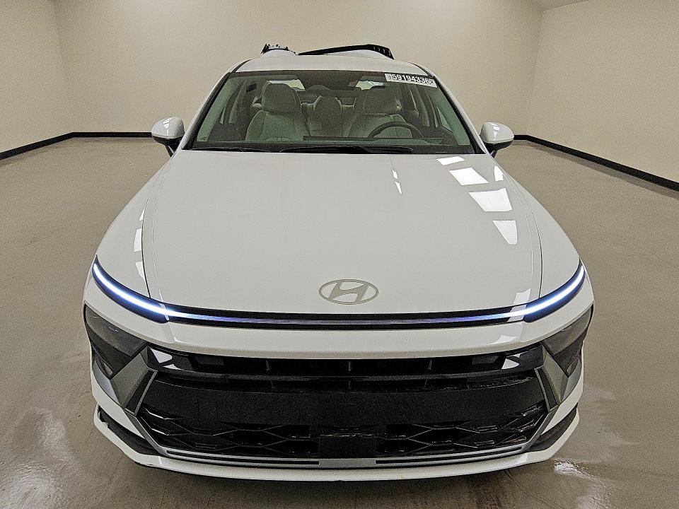 2026 Hyundai Sonata Hybrid მანქანა იყიდება აუქციონზე, vin: KMHL24JJ2TA142883, აუქციონის ნომერი: 59194336