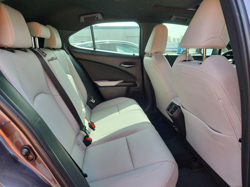 2026 Lexus Ux 300h მანქანა იყიდება აუქციონზე, vin: JTHUCJDH4T2015994, აუქციონის ნომერი: 58963576