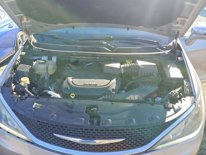 55698716 :رقم المزاد ، 2C4RC1GG2JR232856 vin ، 2018 Chrysler Pacifica مزاد بيع