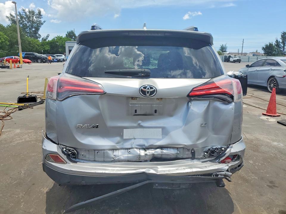 57478146 :رقم المزاد ، JTMZFREV2JJ196162 vin ، 2018 Toyota Rav4 مزاد بيع