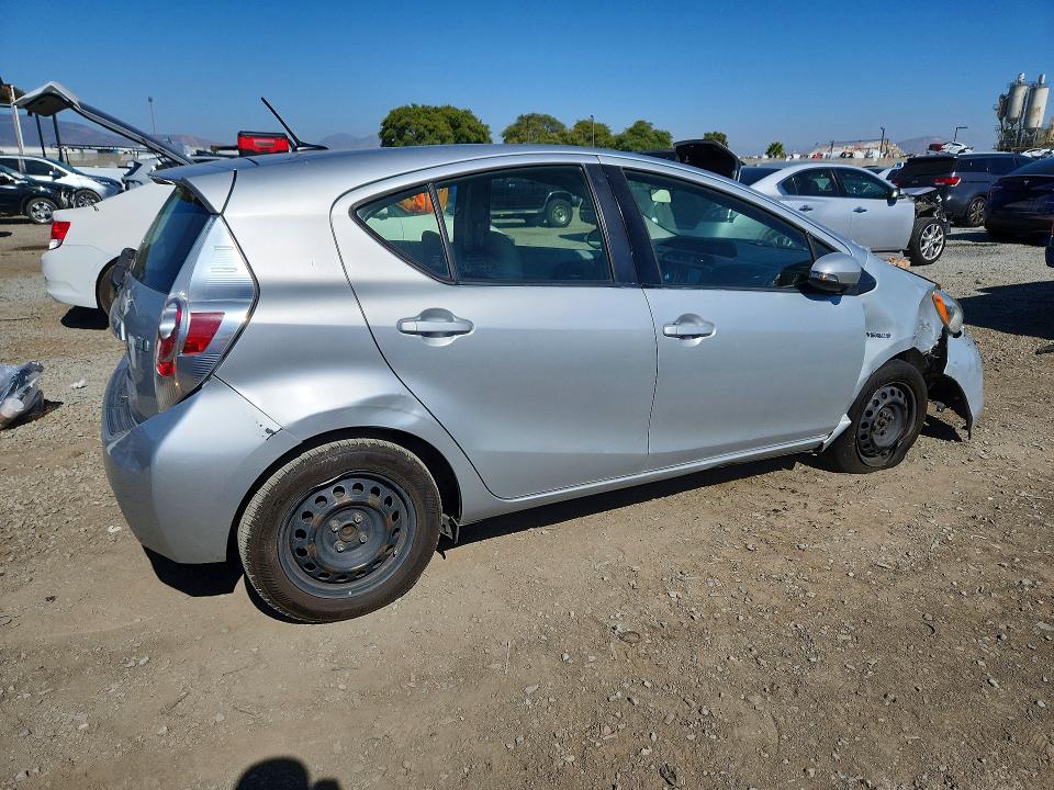 57065926 :رقم المزاد ، JTDKDTB33D1048131 vin ، 2013 Toyota Prius C مزاد بيع